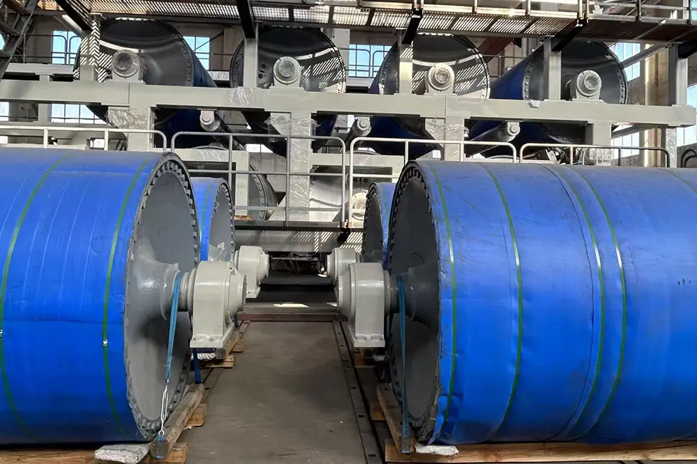 The number of cast iron drying cylinders accounted for about 23 of the total number of pressure vessels in the paper indust (1)